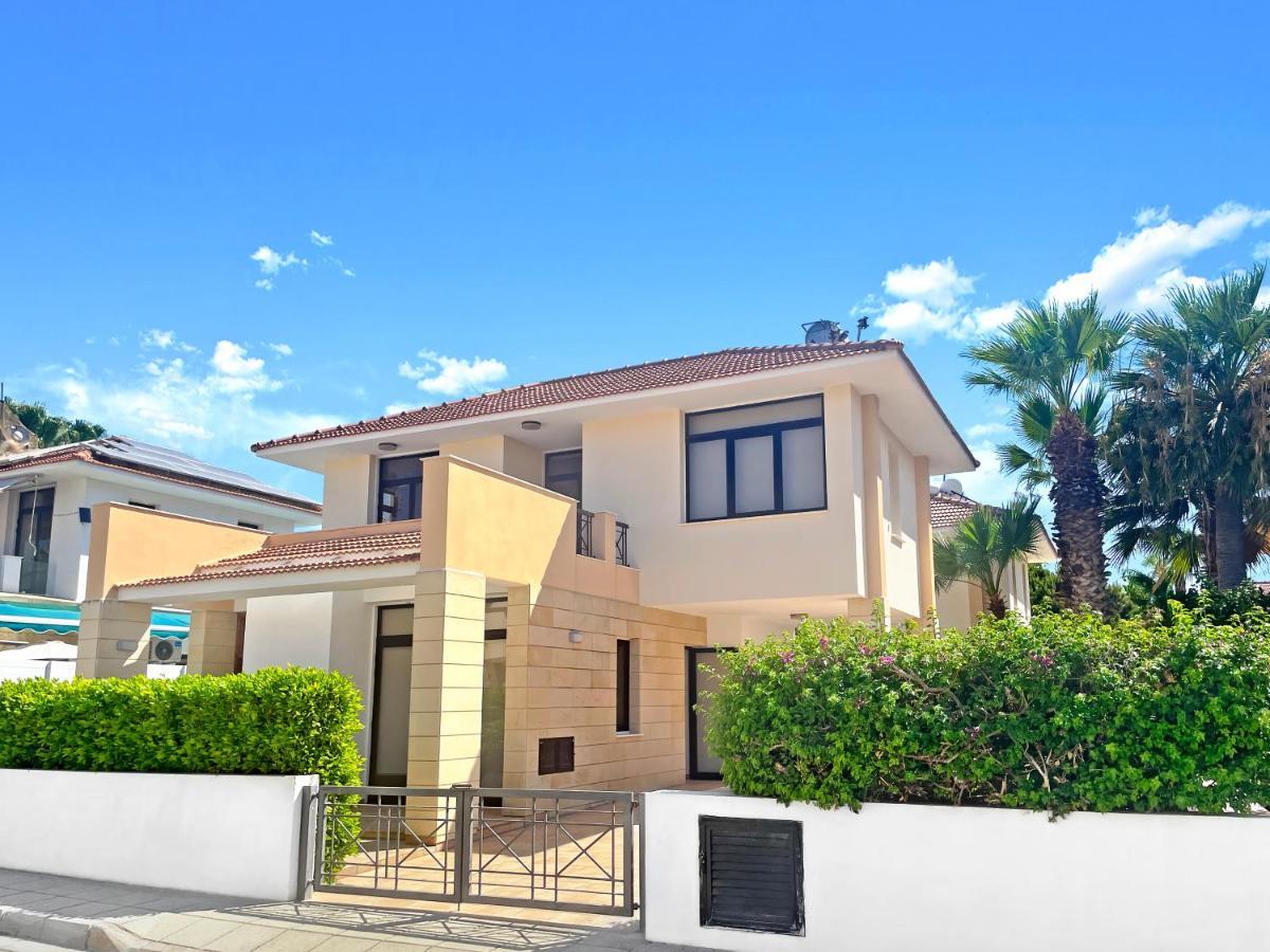 Villa Alba With Beach Access Larnaca Dış mekan fotoğraf